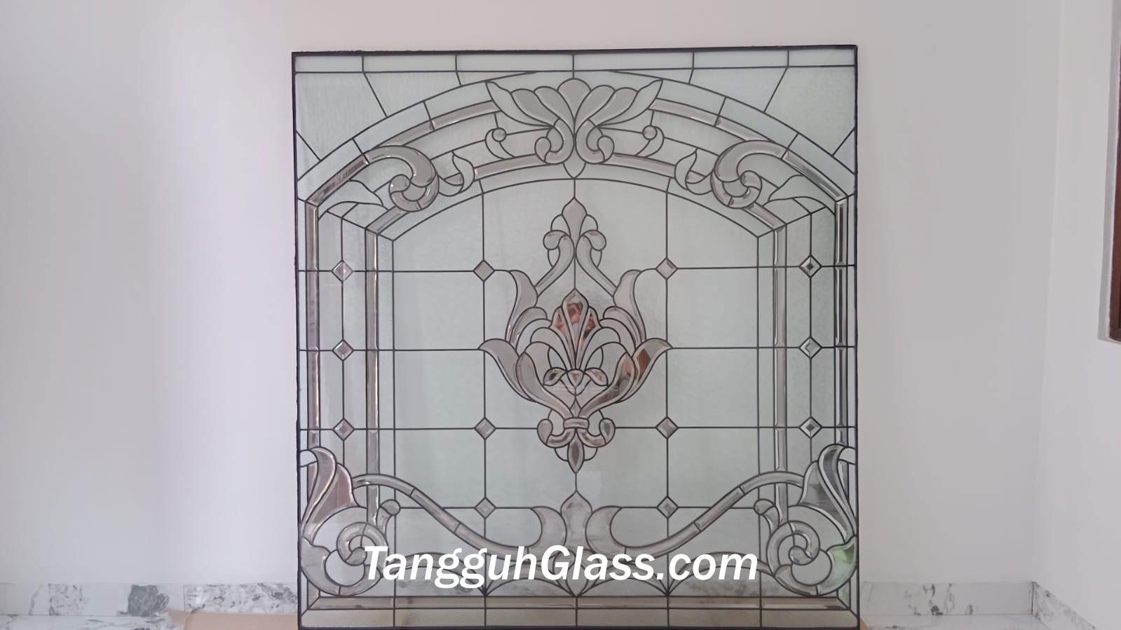 Kaca patri klasik motif elegan untuk pintu utama dan jendela - Tangguh Glass