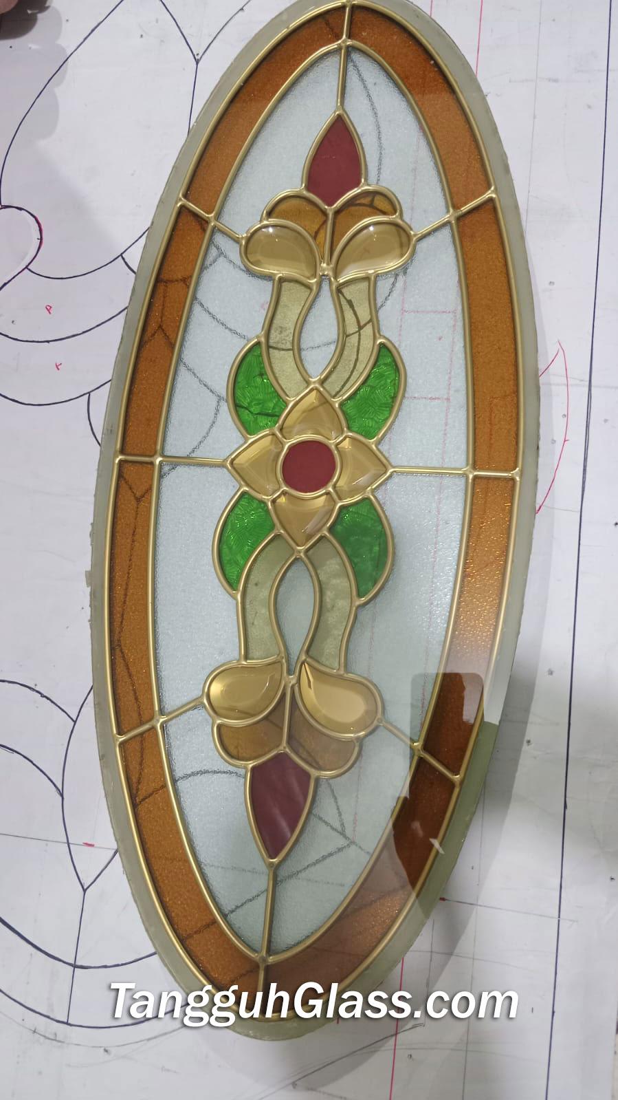 Kaca patri motif geometris untuk desain interior modern - Tangguh Glass