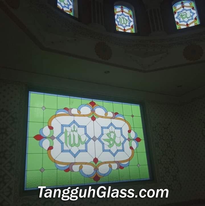 Kaca patri motif ornamen untuk pintu utama dan jendela besar - Tangguh Glass